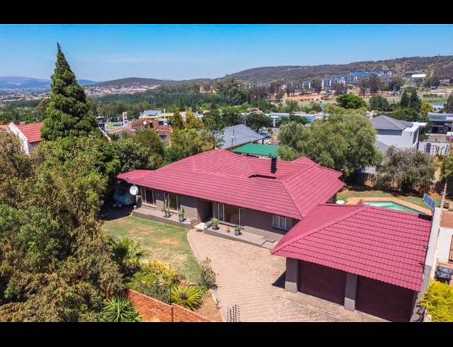 4 BEDROOM HOUSE FOR SALE IN MULBARTON